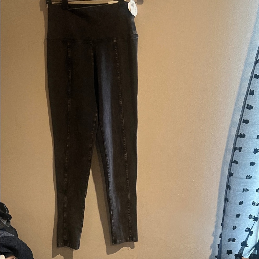 Aerie Black High-Waisted Leggings